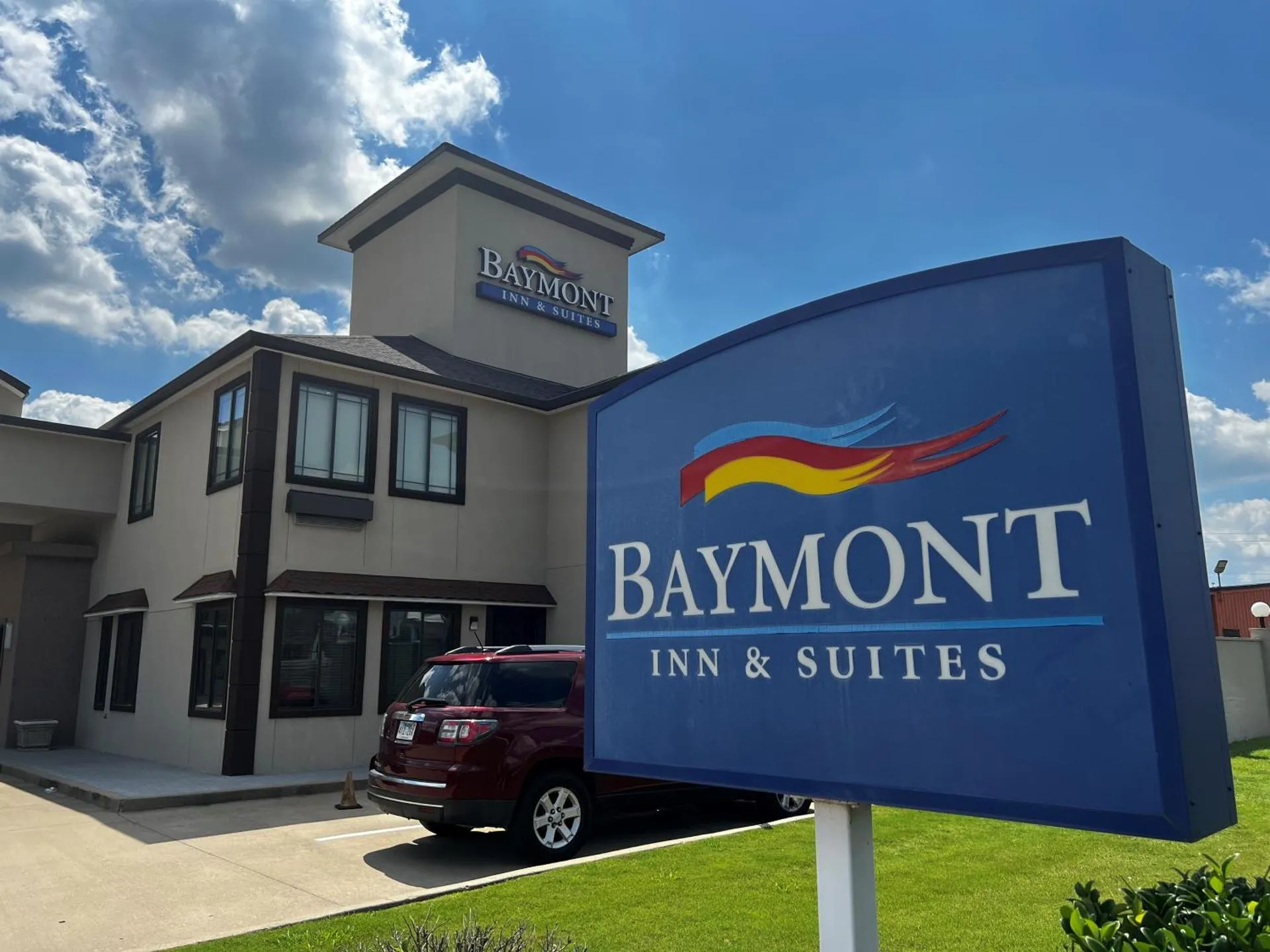 Dog Friendly Hotel $Bryan - $Baymont by Wyndham Bryan College Station
